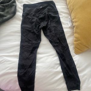 Lululemon 7/8 Wunder Under camo Leggings